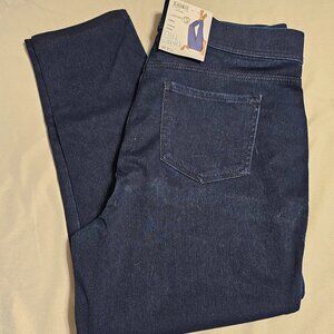 NWT Time and Tru Capri Jegging
